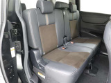 見えないところまで徹底洗浄!中古車をキレイで気持ちよくお乗りいただけるよう、トヨタ認定中古車はしっかりクリーニング。エンジンルームやシートを外した洗浄まで目に見えないところまで徹底的に洗浄しています。