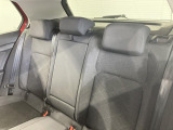 シートは適度な硬さによって長時間の運転でも疲れにくいと定評があります。国産車とは全く違った座り心地ですが、長年培われた欧州の椅子文化をご体感ください。