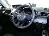 【運転席】運転席周りの画像です。プロの手で隅々までクリーニングしています。ご来店いただき実際に見てみてくださいね☆