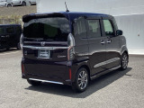 リアはプライバシーガラス付です。見た目もかっこいいですよね。また、太陽光を防ぐので冷房の効きを良くする効果もあるんです。エアコンを控えめにすれば燃費向上も見込めますよ。