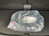 普通充電用の200V充電ケーブルを標準装備しています。