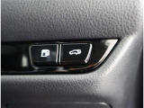 パワーバックドア装備!リヤゲートのスイッチを押すだけでバックドアが閉まります!運転席周りからも開閉の操作ができます♪