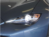 【LEDヘッドライト】省電力で長寿命の明るく運転しやすいLEDヘッドランプです。明るく照らすので暗い夜道からお客様を守ってくれます。お近くの広島マツダまでお越しください。