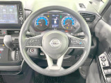 インテリアに合わせたデザインのステアリングは、運転される方のことも考え、運転しやすい形状、大きさです。是非一度、実際に触ってお確かめください。