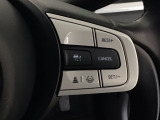 【アダプティブ・クルーズ・コントロール】予め設定した車速内でクルマが自動的に加減速。 前走車との適切な車間距離を維持しながら追従走行し、高速道路でのドライバーの疲労を軽減してくれる嬉しい機能付♪