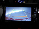 【バックカメラ】バックカメラ装着車です。バックする時に、後方の様子をナビ画面に表示します!慣れない駐車場での駐車や、せまい場所での車庫入れの時も、安全確認OK!思いがけずコツン!なんて事も防げますヨ