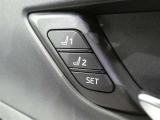 運転席のシートポジションを記憶・再現できるメモリー機能を搭載しています。