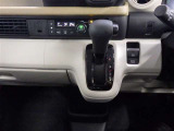 見方が分からないときは、どんなことでも中古車選びのプロであるスタッフにおたずねください。