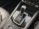アクセルペダルを踏み込む量や速さに応じて変速パターンをし、人馬一体の運転感覚を発揮してくれる6速オートマ!