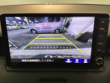 【リアカメラ】後方の距離感や障害物を、モニター越しにそっと教えてくれる機能です。見えにくい場所を確認できる安心感が、落ち着いたハンドル操作を支えます。