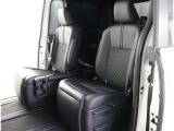 ゆとりある広々とした車内空間は、ドライブを始め買い物やレジャーなど、幅広く活躍します。一人でもみんなとでもお出かけを楽しみましょう!