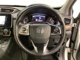 ハンドルにHondaセンシング系のクルーズコントロールやレーンキープアシストなどのスイッチと、オーディオの操作スイッチが装備されています。ハンドルから手を離さず安全に操作できます。