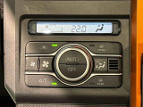 車内空調は&rdquo;AUTOエアコン&rdquo;にお任せ。運転に集中出来ますよ!