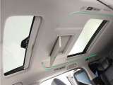 【ツインサンルーフ】サンルーフ装備車両!高級感もアップ、大人気オプション解放感溢れる快適なドライブをお楽しみください♪
