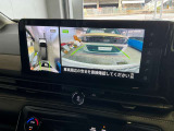 空から見たような映像で駐車ができるアラウンドビューモニター。ひと目でわかるセンサーに前後の衝突被害軽減ブレーキ付き。
