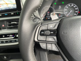 【ステリモ】ステアリングリモコンスイッチにてオーディオ操作可能となっており、運転にも集中できます。少しでも視線移動を減らし事故に遭う確率を下げます。