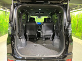 普段のお買い物や通勤、送迎等に十分な荷室スペースを確保しております。セカンドシートを倒すと、大きな荷物の積載も可能です♪