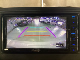 リバースと連動してバックカメラが起動します。