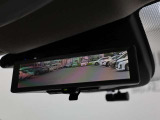 車両後方を映し出します・スマートルームミラー装備です。