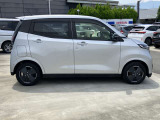 横からのスタイルもスタイリッシュです。