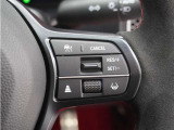 ◆アダプティブクルーズコントロール◆予め設定した車速内でクルマが自動的に加減速。前走車との適切な車間距離を維持しながら追従走行します。【LKAS】車線維持支援システムでステアリング操作を支援。