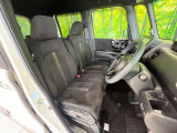 運転席シート廻りは使用感も少なく、良好な状態となっています。丁寧に使われていたことがよくわかりますね。