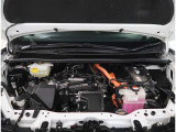 【エンジンルーム】エンジンルームもキレイに洗浄されています。ご納車前にしっかり整備させて頂きますので、ご安心ください。