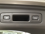 ハンズフリー機能付きパワーテールゲートで、重い荷物を持っていても足をかざすだけで開閉可能。予約クローズ機能により、離れると自動で閉まるため、積み込み後もスムーズに移動できます。