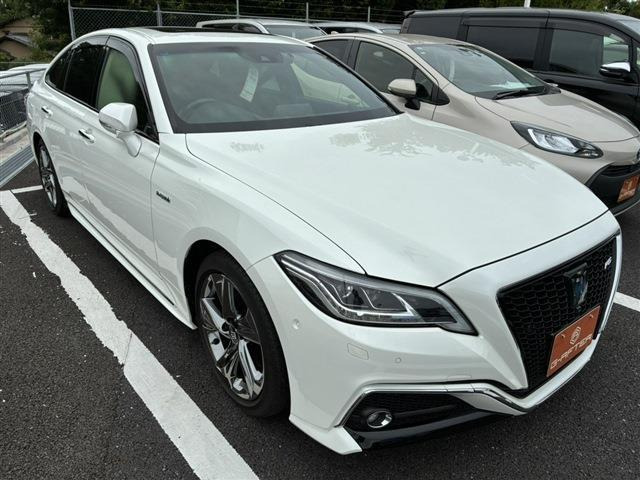 クラウン ハイブリッド 2.5 RS アドバンス サンルーフ 禁煙車 純正ナビ フルセグTV