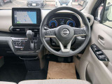 運転席 視界がよく操作しやすいスイッチ類がドライブをサポートいたします!