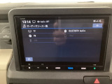 【メモリーナビ】目的地まで分かりやすく導いてくれます。初めての道でも地図が手元にある安心感が、ドライブの不安をそっと取り除いてくれます。