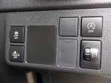 各種スイッチ付きです。話題の衝突軽減ブレーキ搭載。安全運転の強い味方です☆