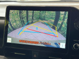【バックカメラ】駐車時に後方がリアルタイム映像で確認できます。大型商業施設や立体駐車場での駐車時や、夜間のバック時に大活躍!運転スキルに関わらず、今や必須となった装備のひとつです!