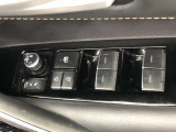 パワーウィンドは今や当たり前の機能ですが、無いと困る機能です。運転席からの操作で、全席の窓を振るオープンにしたり、フルクローズが可能です。