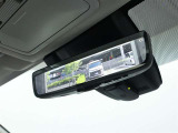 デジタルインナーミラー装備!車両後方のカメラの映像をデジタル補正で視認性を向上させてインナーミラー内に表示します♪視界を遮るものがなく、後席に同乗者がいても後方を確認しやすく安心です♪