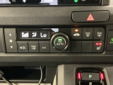 オートエアコン付きです!お好みの温度をセットするだけでエアコンの風量などを自動でコントロール。快適な車内でお過ごしいただけます。