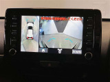 複数のカメラの映像をもとに、クルマを真上から見ているような映像をドライバーに提供し駐車をサポートする機能です。