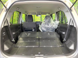 後席を格納すると、これだけの広さが!シーンに合わせたシートアレンジで、大きな荷物も積むことが出来ます♪
