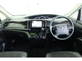 【まるまるクリーニング】内装工程では、中古車を気持ちよくお乗りいただけるよう清掃しております。シートの洗浄はもちろん、ニオイの元となるフロアカーペットまで洗浄・消臭を実施。