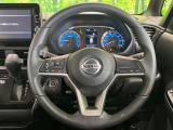 【純正革巻きステアリング】上質な革を使用することで、手にしっかり馴染みとても運転しやすいハンドルです♪