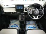 運転にかかわる様々な操作を安全に行えるように視点移動が少なく、操作性に配慮されたスイッチ類が凝縮されたコクピットです。