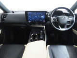 【内装】レクサスは内装のデザイン、材質等にまで拘っています。一度実車をご覧ください!