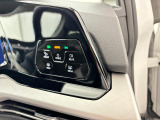 タッチコントロール。ライト機能やアシストシステムなどのスイッチを、指先で触れることによりスムーズに操作できます。