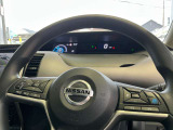 手元でナビの音量調整等が出来るのでナビの操作によるわき見運転を防止することが出来ます。