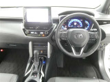 運転席からの視界はこんな感じです☆お気軽にご来店いただき、実際に座って是非お確かめください。ドライバーに寄り添う快適な操作フィールをもたらすステアリングです。