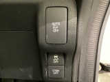 ハンドルの右側には安全装備の、CTBA(シティブレーキアシストシステム)とVSA(ABS+TCS+横滑り抑制)の解除スイッチがついています。
