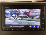 バックモニター付きで、車庫入れやバック時の後方確認をサポート。