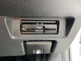 ETCは、高速道路料金所の渋滞を避け、時間と手間を省くことができます。また、料金の支払いや精算の手間が省け、便利で快適なドライブをサポートします