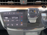 オートエアコン付ですので快適な車内温度を保てます。
