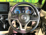 インテリアに合わせたデザインのステアリングは、運転される方のことも考え、運転しやすい形状、大きさです。是非一度、実際に触ってお確かめください。